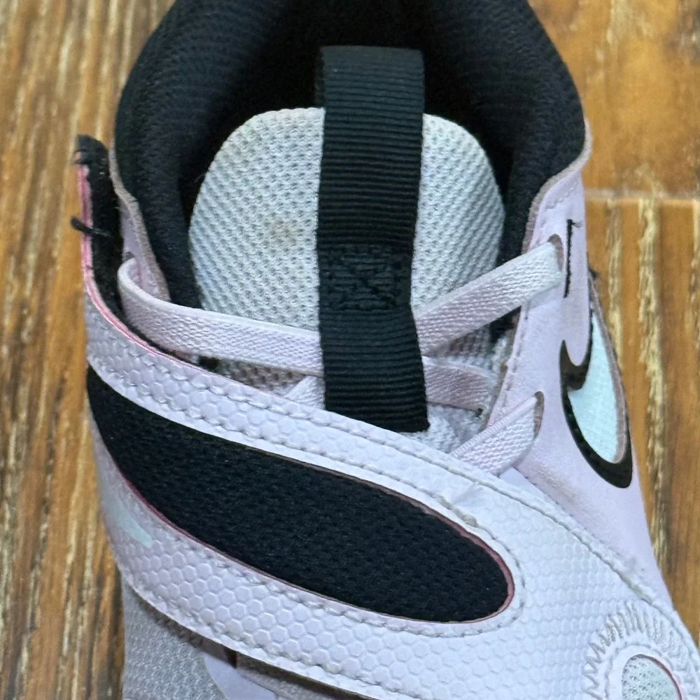 Nike Team Hustle D 11 Pink Black Kids Basketball Shoes DV8994-600 Size 1.5Y